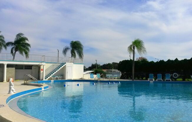 Lake Tarpon Apartments [E]