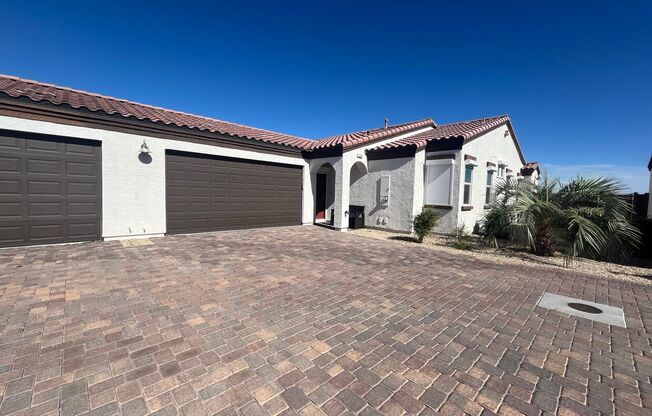 Single-story 1326 sq ft, townhome built in 2019 w/3 bed, 2 bath & spacious attached 2-car garage in beautiful Boulder City.