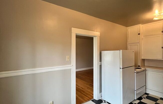 Studio, 1 bath, $1,295, Unit 11