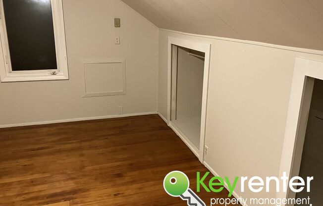 2 beds, 1 bath, $2,100