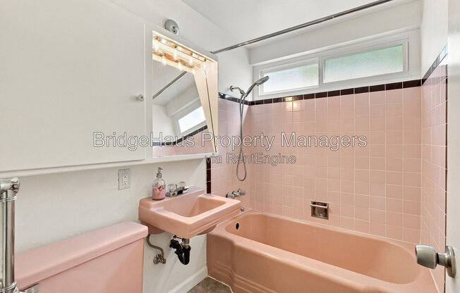 3 beds, 2 baths, 1,492 sqft, $4,200