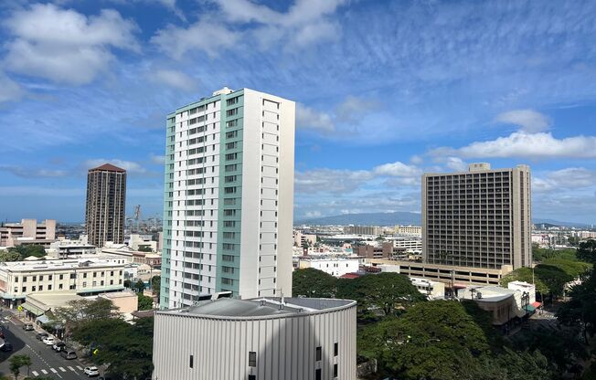 3 beds, 2 baths, $3,400, Unit # 1102