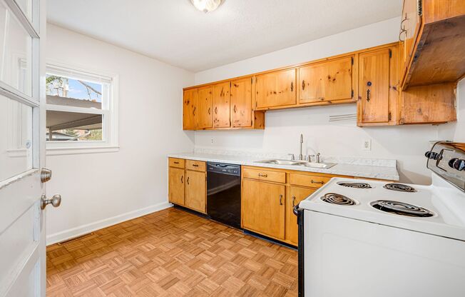 3 beds, 1 bath, $1,775