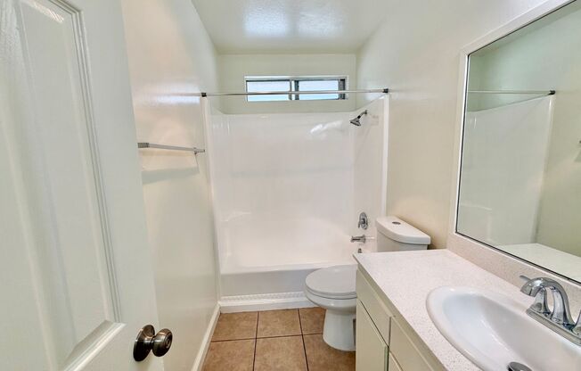 2 beds, 1 bath, 900 sqft, $2,375, Unit 56