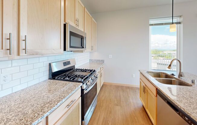 2 beds, 2 baths, 1,353 sqft, $2,500, Unit #523