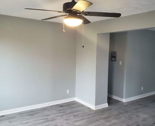 1 bed, 1 bath, 650 sqft, $700, Unit 1111 Lincoln Ave Unit 11