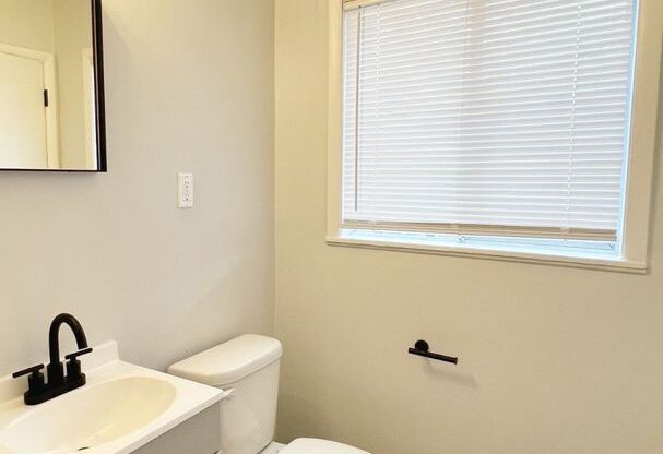 1 bed, 1 bath, 640 sqft, $999