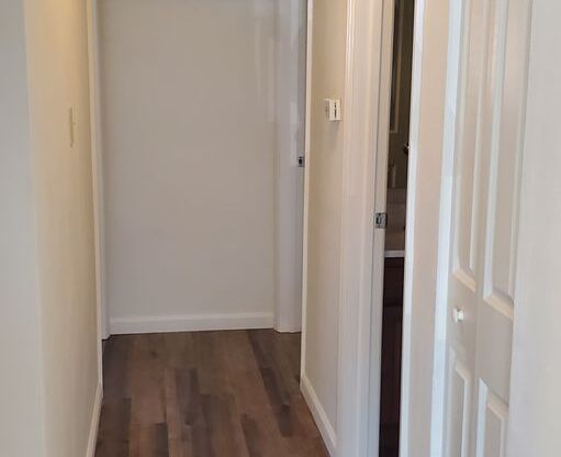 2 beds, 1 bath, 900 sqft, $995, Unit 05212-4