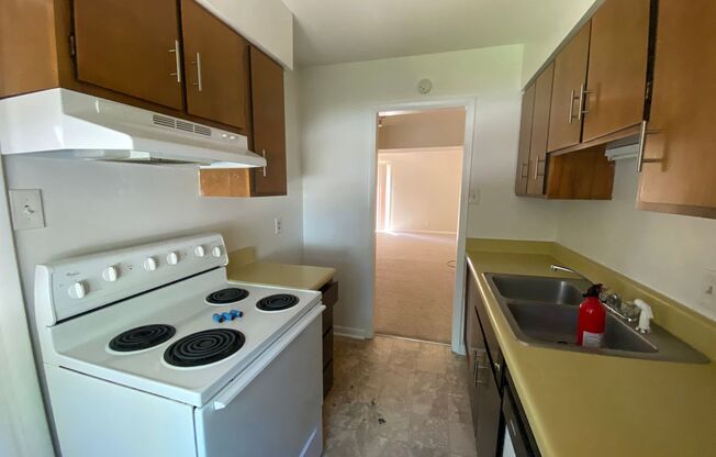 2 beds, 1.5 baths, 1,100 sqft, $1,600, Unit Unit C