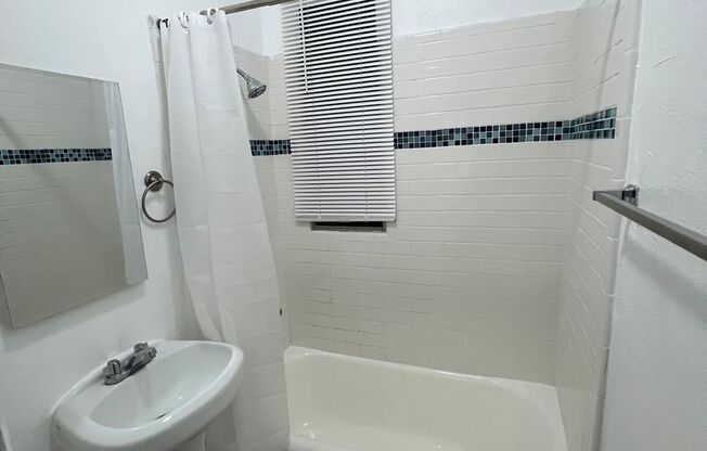 Studio, 1 bath, 400 sqft, $1,550, Unit Unit 109