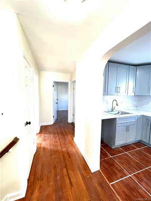 2 beds, 1 bath, 800 sqft, $3,100