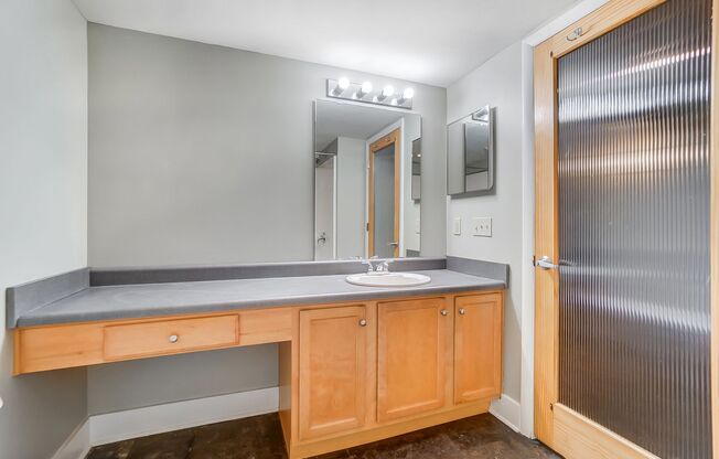 1 bed, 1 bath, 1,295 sqft, $1,787, Unit 3301-413