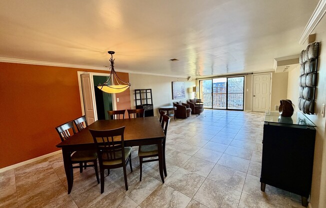 3 beds, 2 baths, 1,644 sqft, $4,600, Unit 711