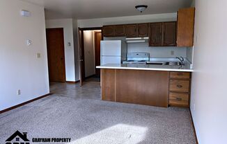 2 beds, 1 bath, $625, Unit 4