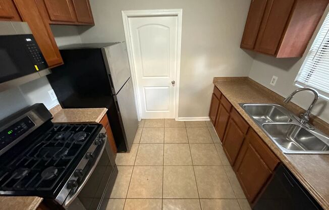 Beautiful 4BR/2BA home nestled in a quiet Ellenwood GA