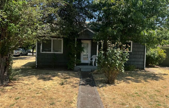 3 beds, 1 bath, $2,100