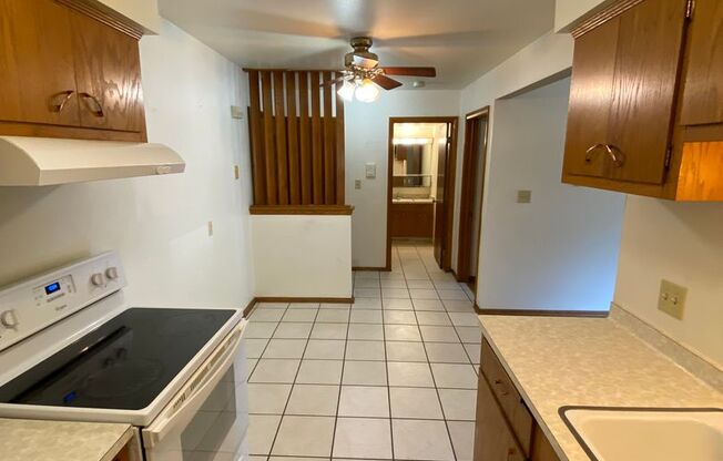 1 bed, 1 bath, $895