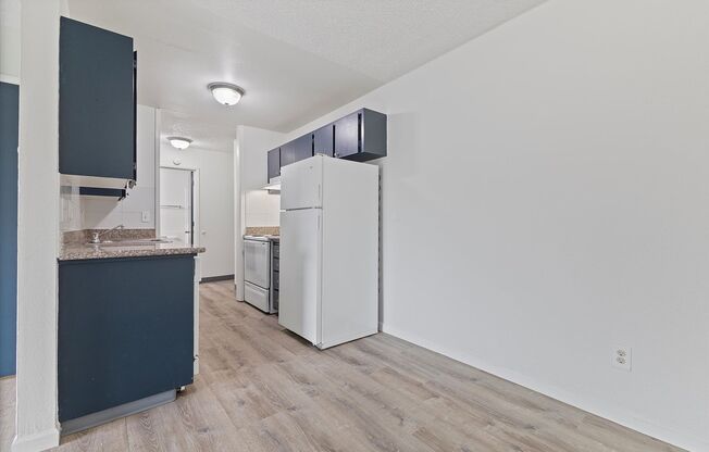 Studio, 1 bath, 450 sqft, $1,150, Unit 27-A