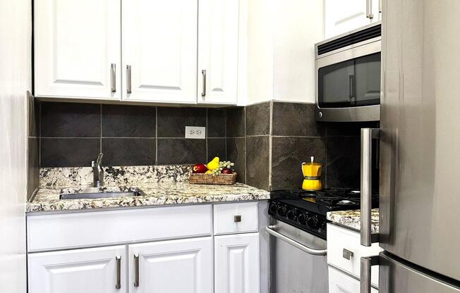 2 beds, 1 bath, 600 sqft, $5,999, Unit 8-B