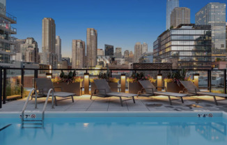 220 W Illinois St