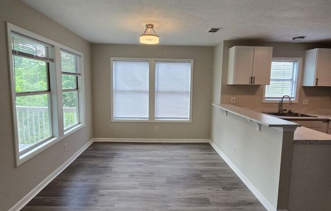 1021-6 Woodcreek ~ Stewarts Creek ~ 1ST FULL MONTH FREE