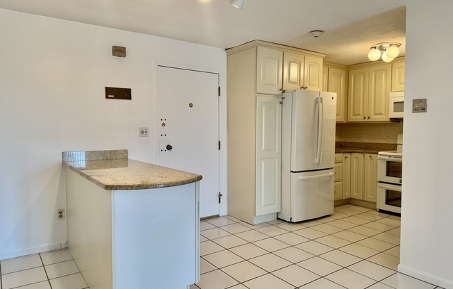 395 REVERE BCH PKWY