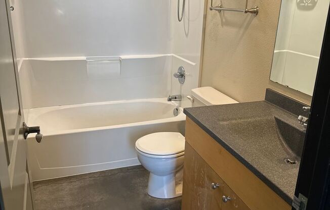 2 beds, 2 baths, 728 sqft, $1,625, Unit 201