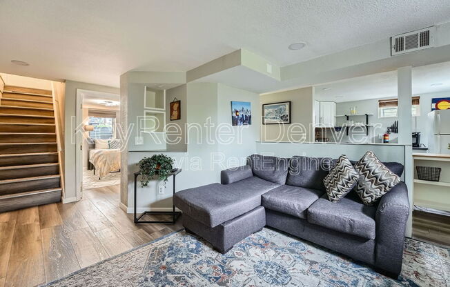 10609 W 48 AVE