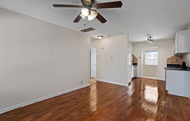 2 beds, 1 bath, $2,199