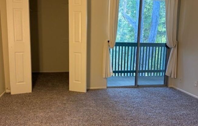 Top floor, 1 Bedroom, 1 Bath Condo in Stoney Brook Villas with 2 Parking ($300 of the first 3 Months)