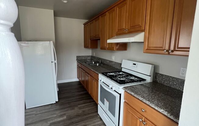 1 bed, 1 bath, $2,400, Unit 8