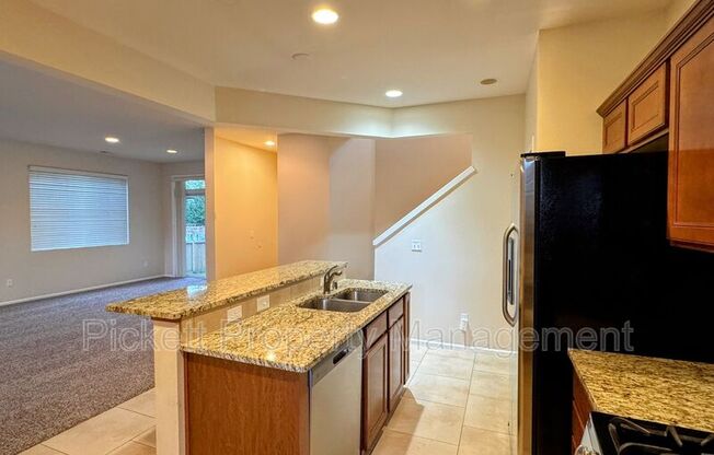 4709 STRATHMORE CIR SW