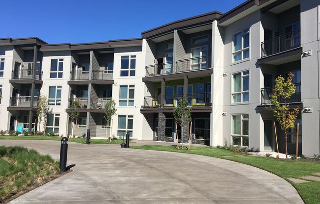 2 beds, 2 baths, 920 sqft, $1,700, Unit 89365-06