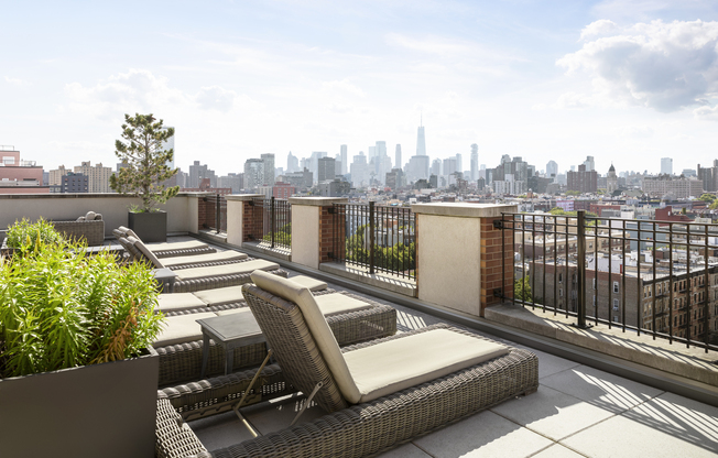 1 bed, 1 bath, $4,275, Unit 7F0