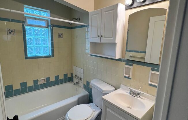 4 beds, 2 baths, 1,490 sqft, $1,800, Unit Apt 7