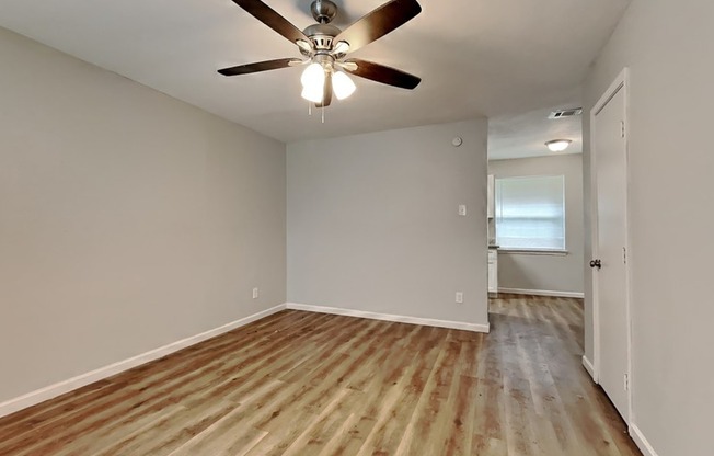 1340 E PARK DR