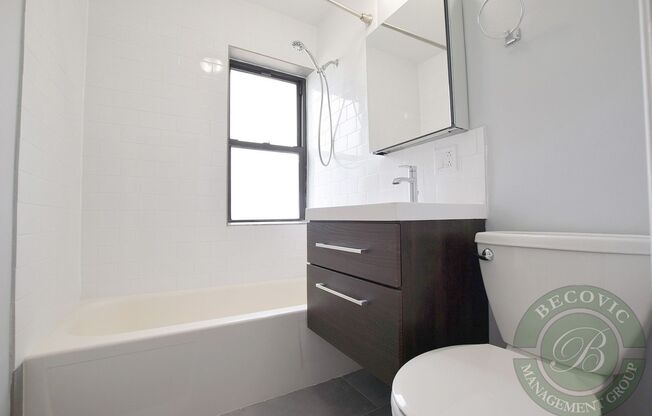 1 bed, 1 bath, 408 sqft, $1,975, Unit 707