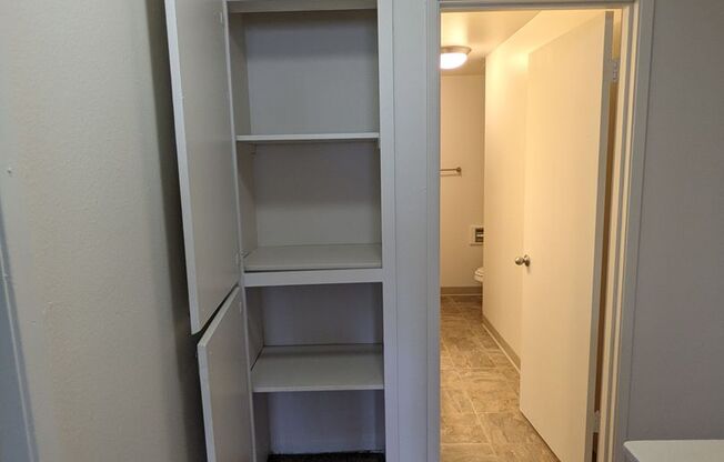 3 beds, 1.5 baths, 1,500 sqft, $1,995, Unit 2802-5