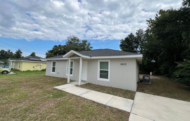 CHARMING 3 Bedroom, 2 Bathroom Home in Ocala!!