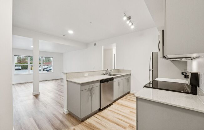 2 beds, 1 bath, 913 sqft, $2,495, Unit 135