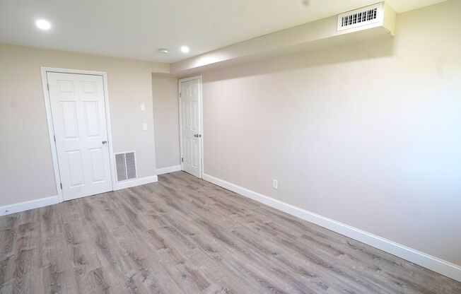 2 beds, 1 bath, 1,050 sqft, $2,900, Unit 81-5