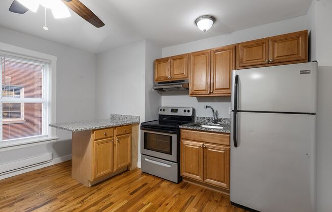 7450-7456 N Greenview Ave