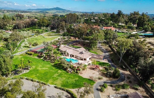 Beautiful Rancho Santa Fe Covenant home on 3 acres