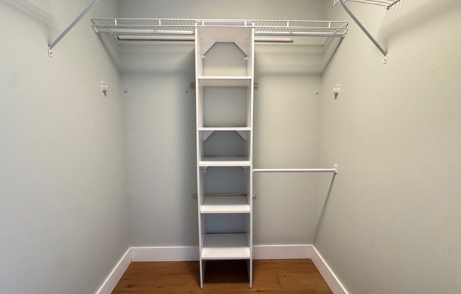 2 beds, 2 baths, 922 sqft, $3,400, Unit 204