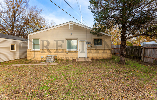 711 N WESTRIDGE DR
