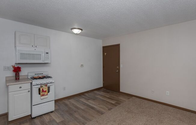 1 bed, 1 bath, 650 sqft, $600, Unit 3515 N Main Street Apt 2