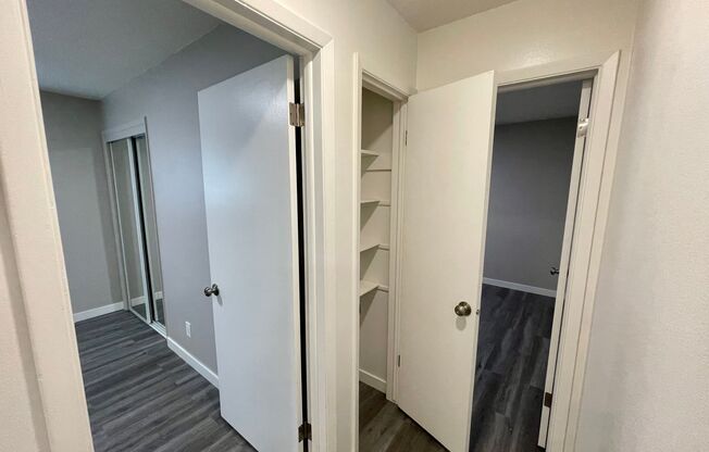 2 beds, 1 bath, 760 sqft, $1,100, Unit 12