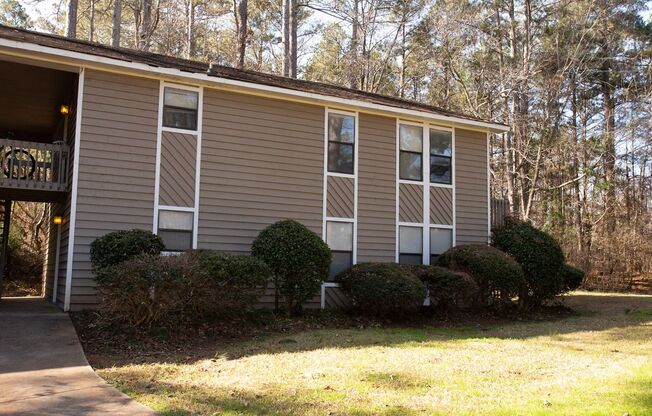 2 bed 2 bath located on Tallassee