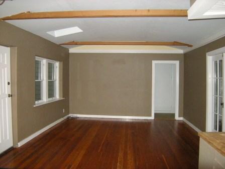 2 beds, 1 bath, $2,900, Unit 353