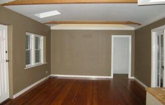 2 beds, 1 bath, $2,900, Unit 353